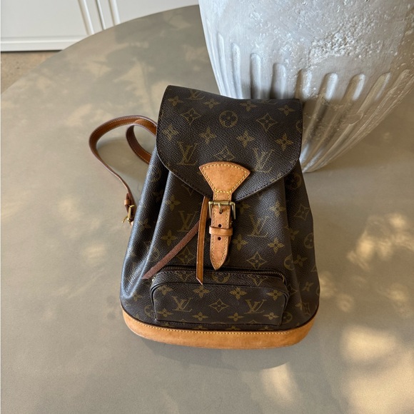 Louis Vuitton Monogram Montsouris Backpack MM - Picture 1 of 11